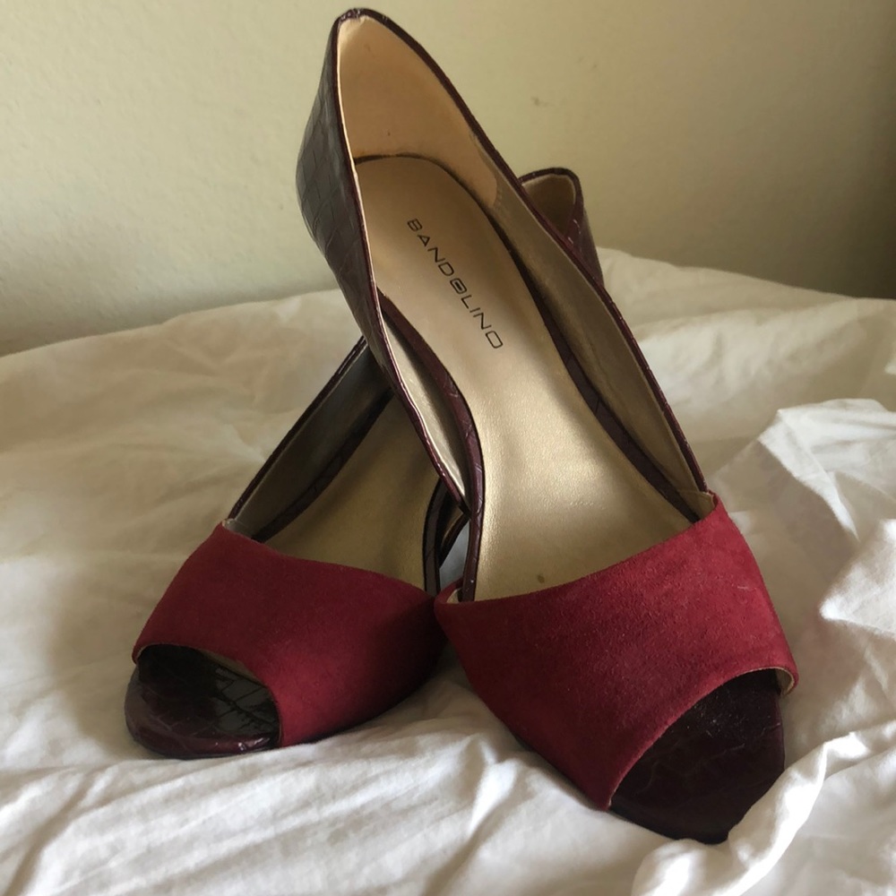 VINTAGE BANDOLINO burgundy open toe kitten heel